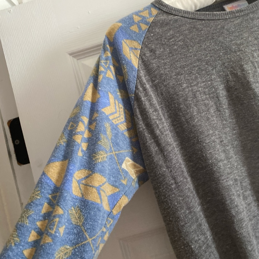 LulaRoe Medium Randy Top - Picture 2 of 5